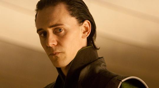 Ο Tom Hiddleston μας δείχνει πως θα ήταν και ο Samuel L. Jackson στο ρόλο του Loki