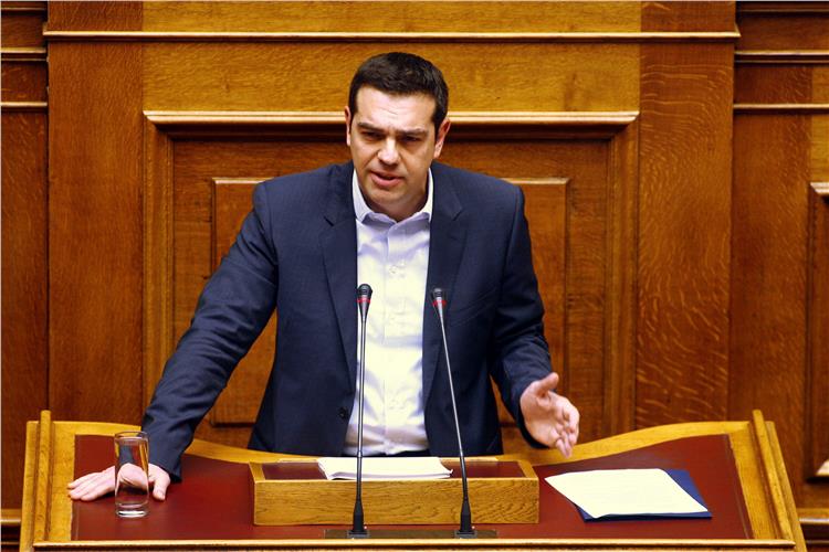 Δείτε τον πρωθυπουργό να δακρύζει κατά τις προγραμματικές του δηλώσεις