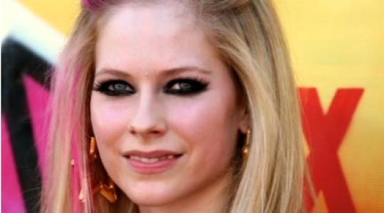 Δες τα γυρίοσματα του νέου βίντεο της Avril Lavigne…