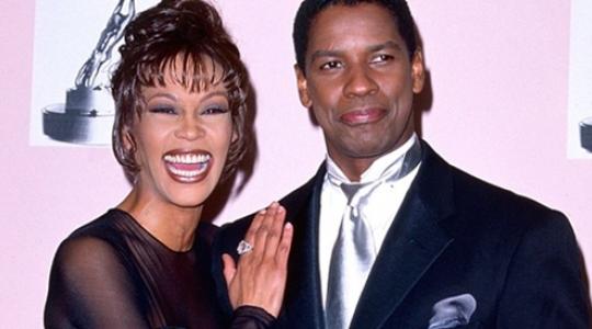 O Denzel Washington μιλά για τη Whitney Houston και τον εθισμό της στα ναρκωτικά