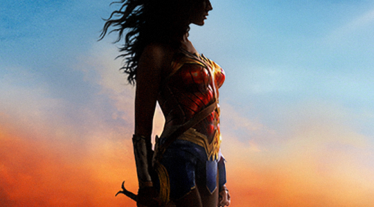 Η Wonder Woman ρίχνει ξύλο στη σόλο ταινία (Trailer)