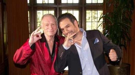 Ο Hugh Hefner στην εκπομπή του Γρηγόρη Αρναούτογλου..!