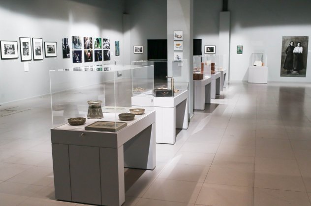«Tα Ωραία του Πέραν»: Παρουσιάζεται ομαδική εικαστική έκθεση στο Κέντρο Πολιτισμού Ελληνικός Κόσμος