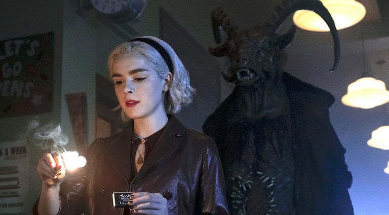 Η Sabrina αγκαλιάζει τη σκοτεινή πλευρά της στη νέα σεζόν