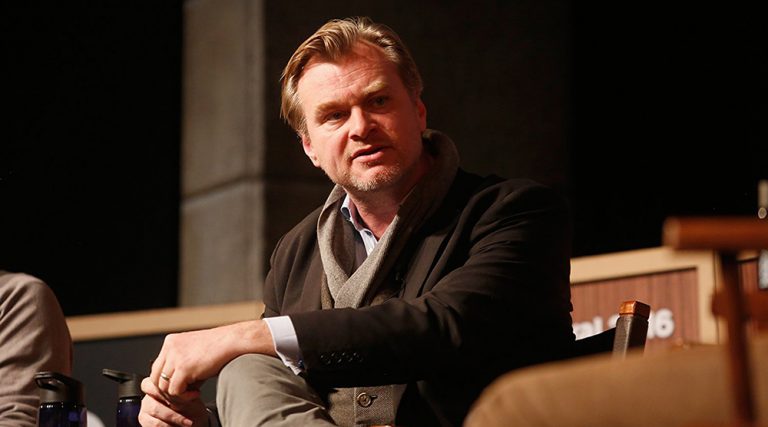 Γιατί τον Christopher Nolan να βλέπουν τις ταινίες του σε κινητά;