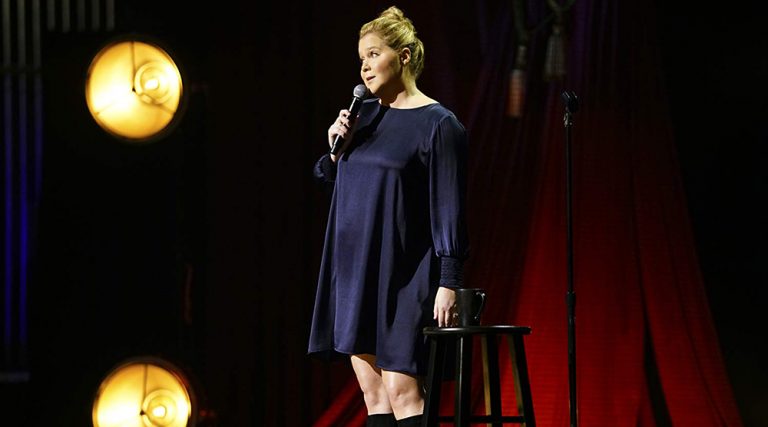 Η Amy Schumer μιλά για την εγκυμοσύνη της στο Expecting Amy