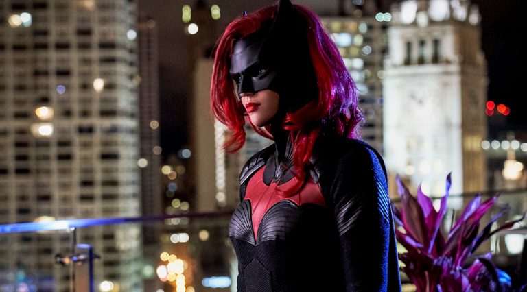 Η Batwoman βάζει τάξη στη Gotham