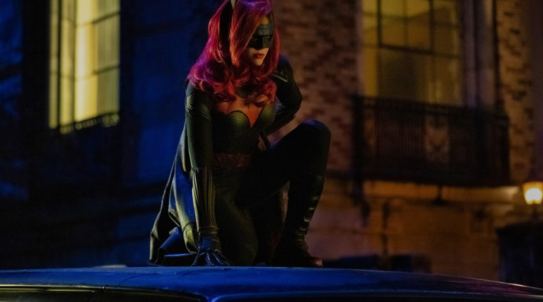 Η Batwoman στη… Χώρα των Θαυμάτων;