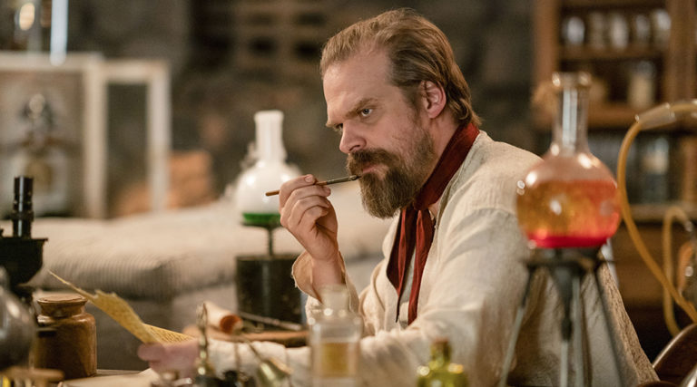 Ο David Harbour στο «Frankenstein’s Monster’s Monster, Frankenstein»