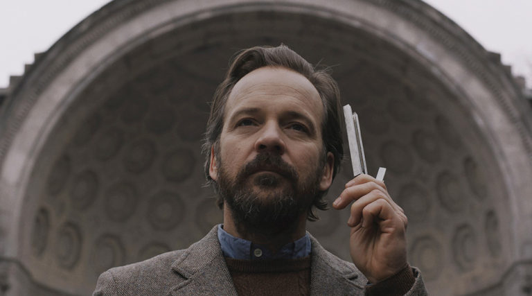 Ο Peter Sarsgaard στο «The Sound of Silence»