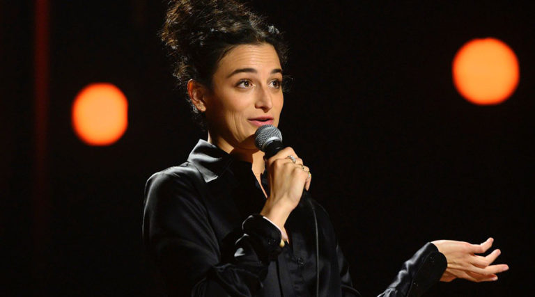 Πρώτη ματιά στο Stage Fright με τη Jenny Slate