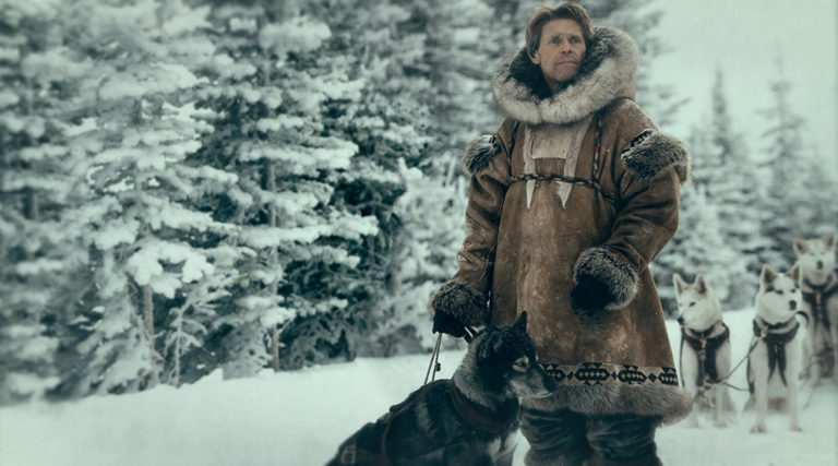 Ο Willem Dafoe και ο σκύλος του στη παγωμένη Αρκτική στο «Togo»