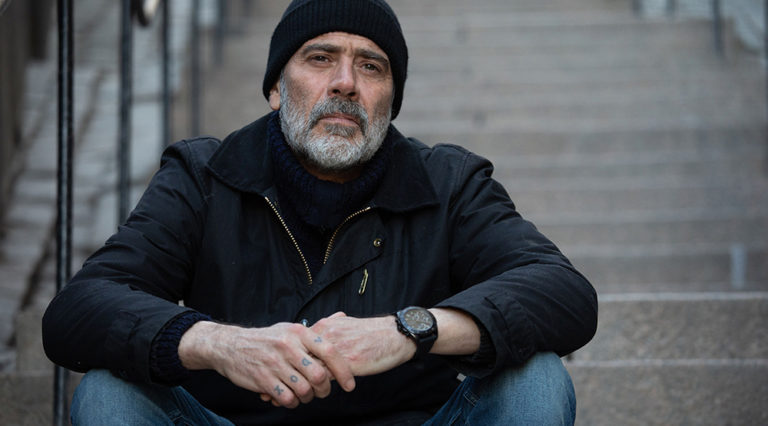 Ο Jeffrey Dean Morgan στο «The Postcard Killings»