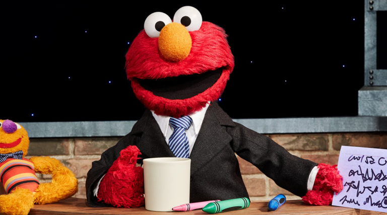 Ένα muppet με talk show στο «The Not Too Late Show with Elmo»