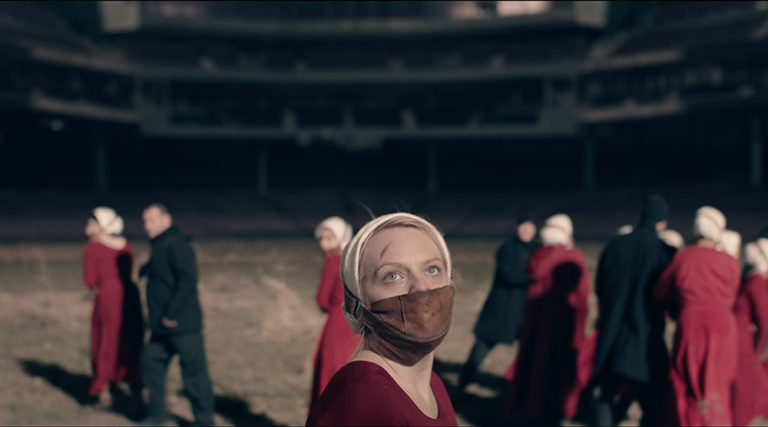 Πως το Handmaid’s Tale θυμίζει τη τωρινή πραγματικότητα;