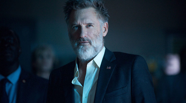 Ο πρωθυπουργός Bill Pullman του Independence Day και οι μάσκες