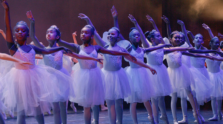 Πρώτη ματιά στο «Dance Dreams: Hot Chocolate Nutcracker»