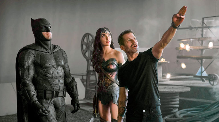 Ένα trailer συγκεντρώνει την υπερηρωική τριλογία του Zack Snyder